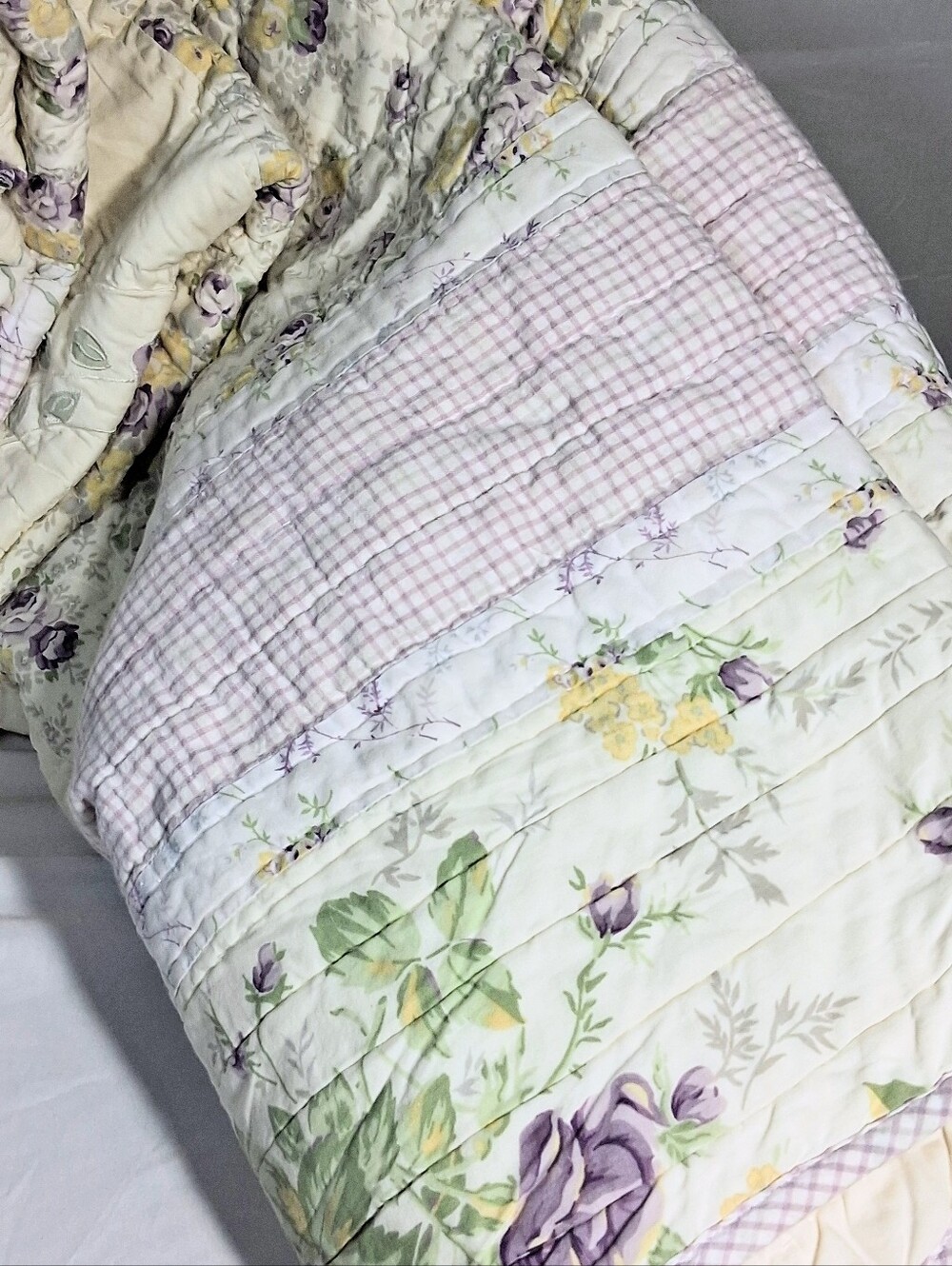 Floral "102" X 90" Vintage Shabby Chic Lavender and Yellow Geometric Quilt - Picture 3 of 16
